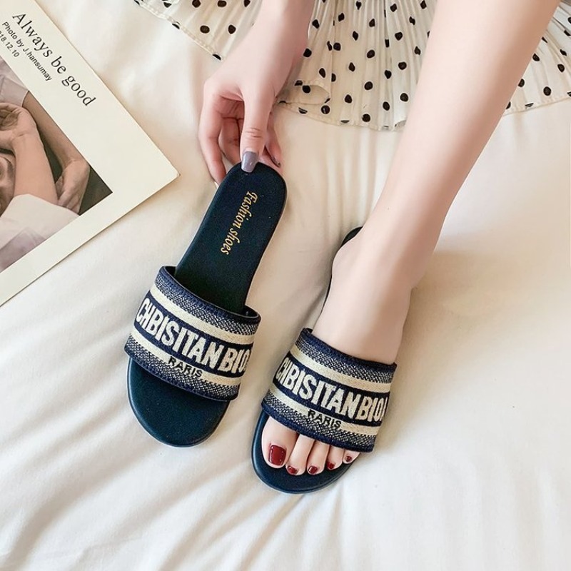 Women's Fashion Flat Slippers  - Summer Quotes のレビューと価格