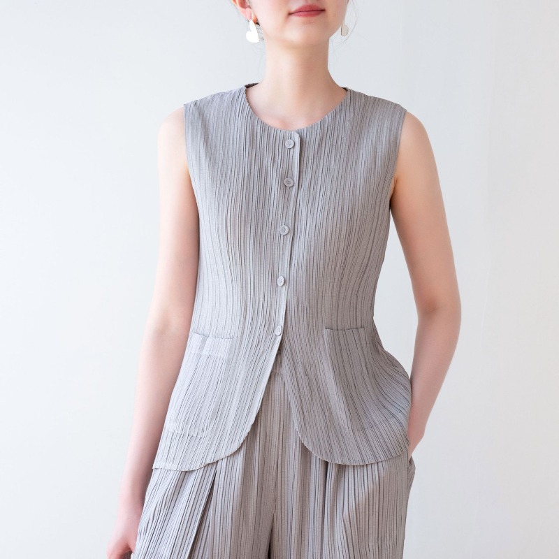 Miyake Pleated T-shirt 2026 Sp - Yours Clothing Summer Jackets のレビューと価格